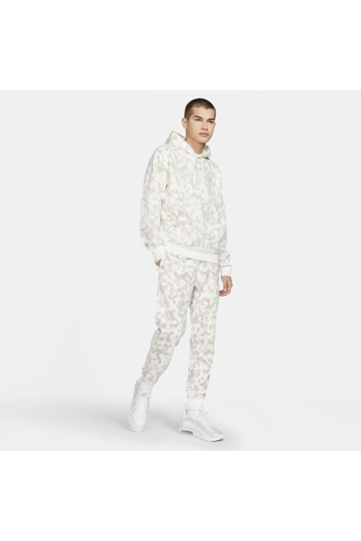 White camo sales nike tracksuit