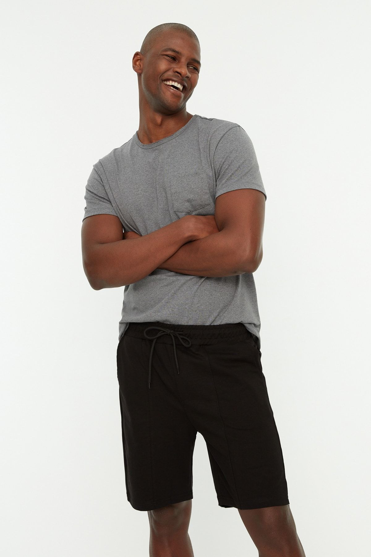 Trendyol Collection Black Men s Regular Normal Cut Medium Length