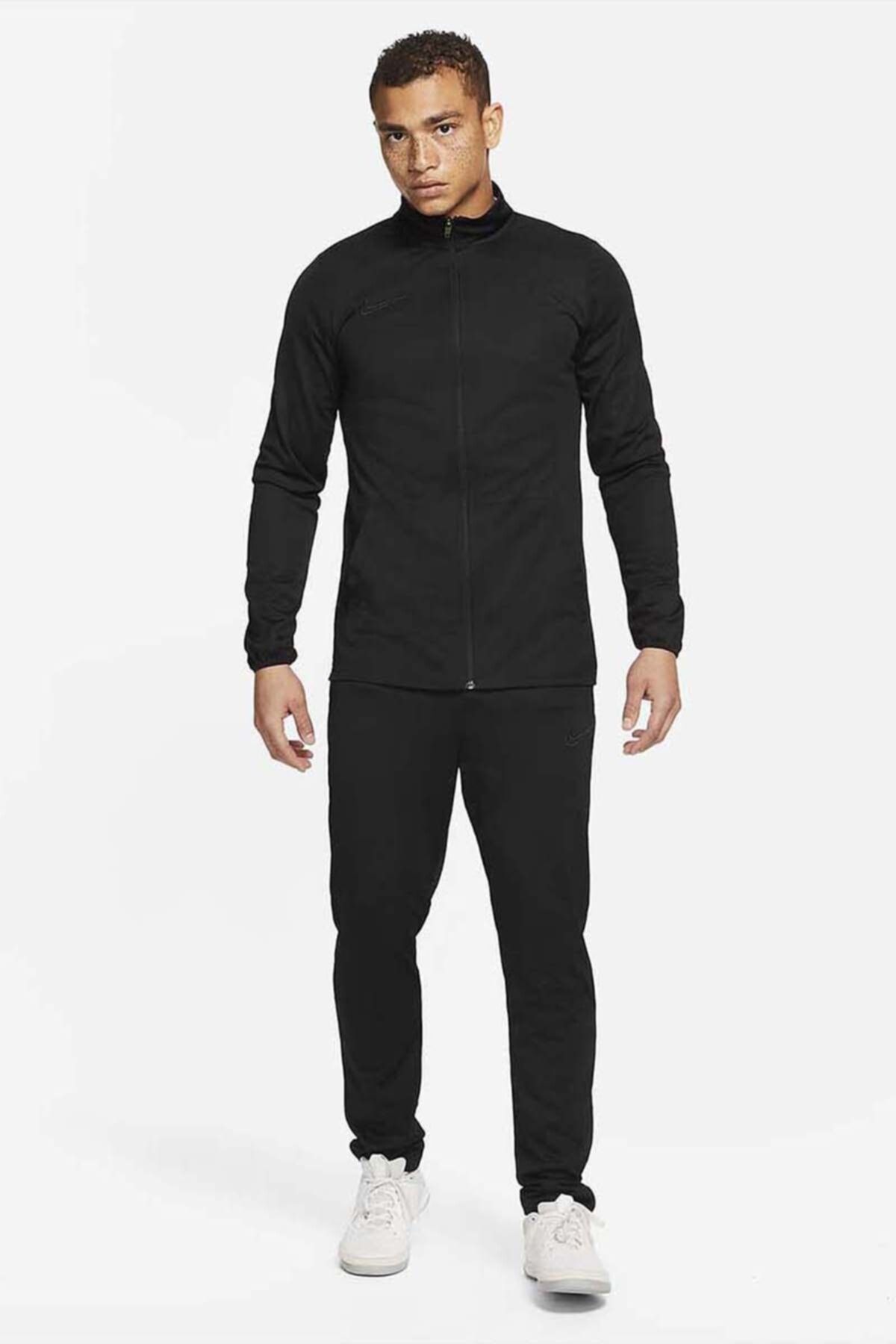 Nike tracksuit shop standard fit