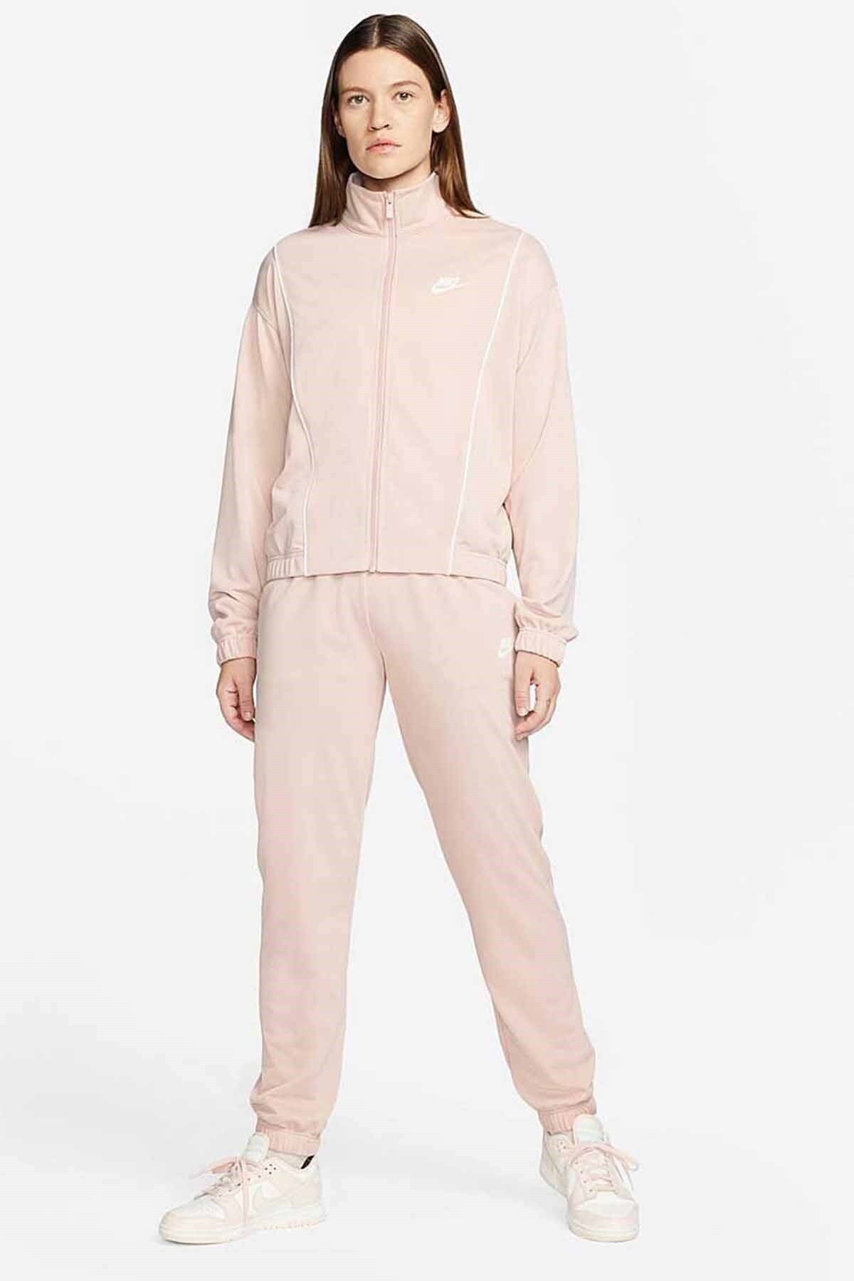 Multi color nike sweatsuit 2025