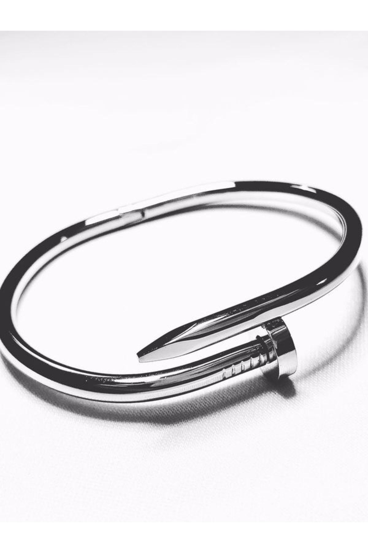Black cartier 2025 nail bracelet