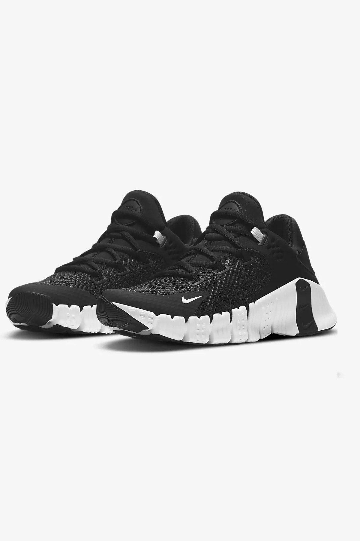 Nike metcon 4 men's black and white sale