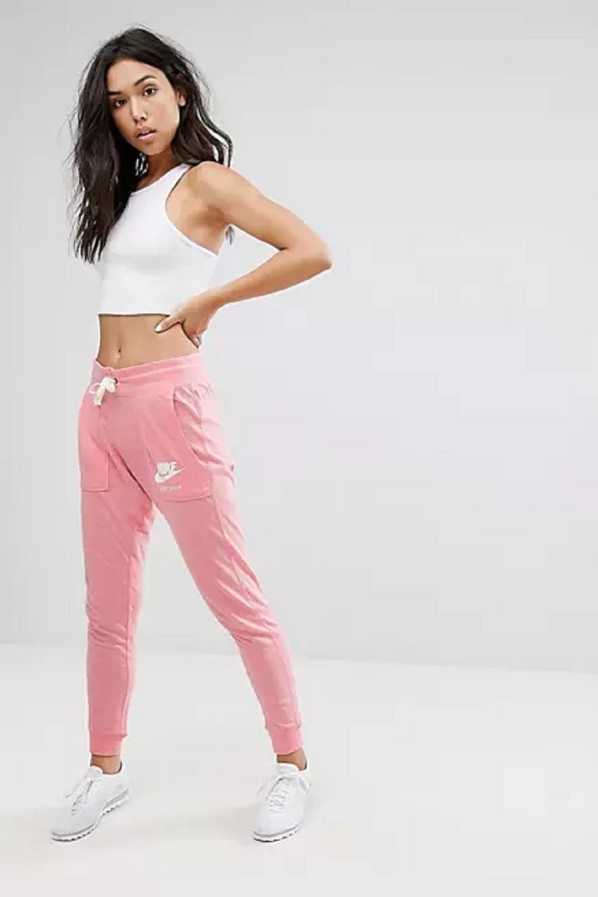 Nike vintage 2025 sweatpants womens