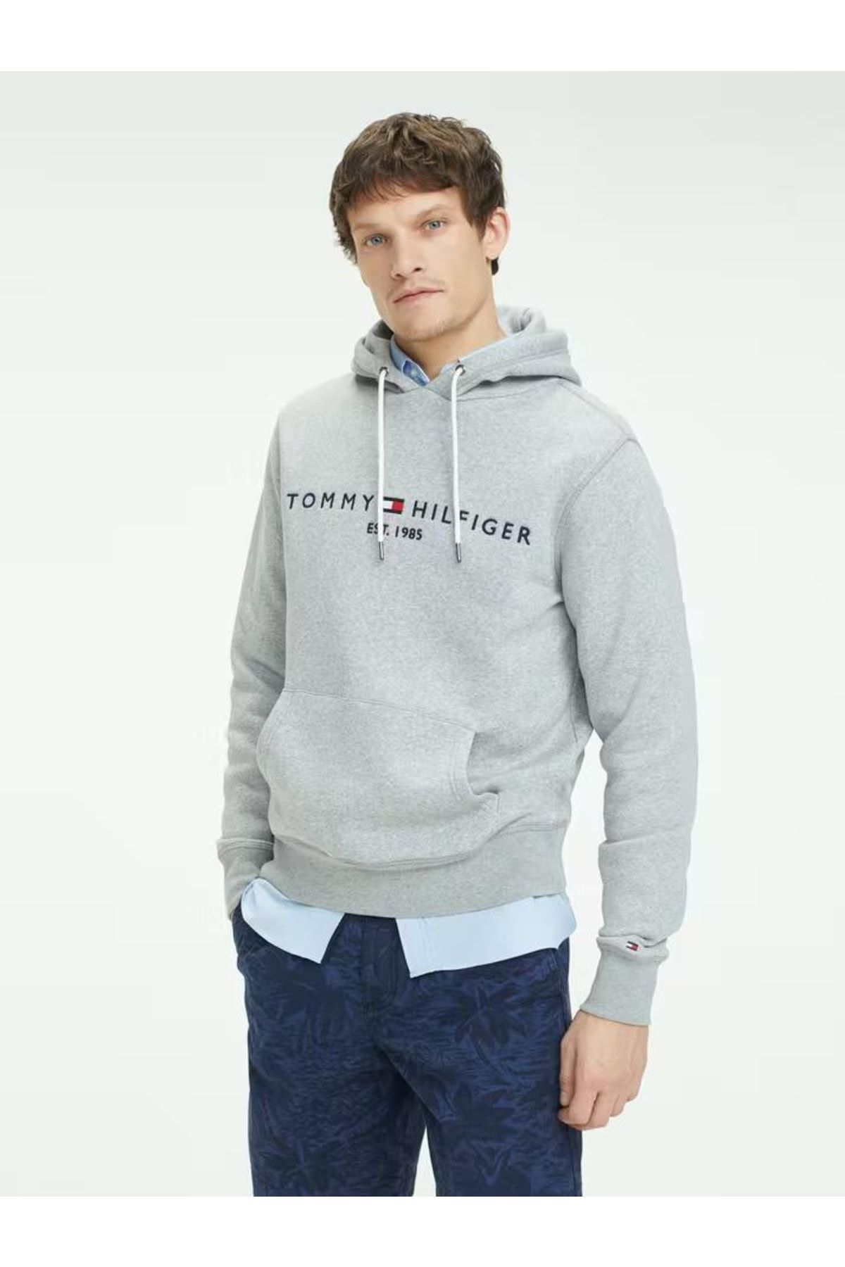 Tommy Hilfiger Sweatshirt Gray Regular fit Trendyol