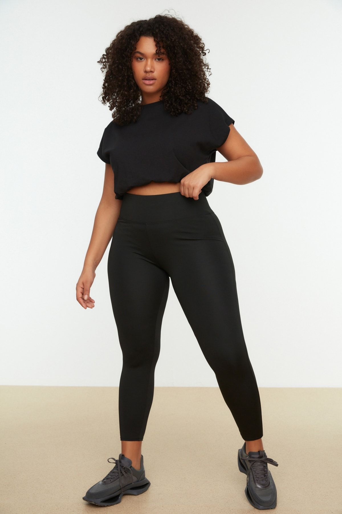 Curve tights 2025