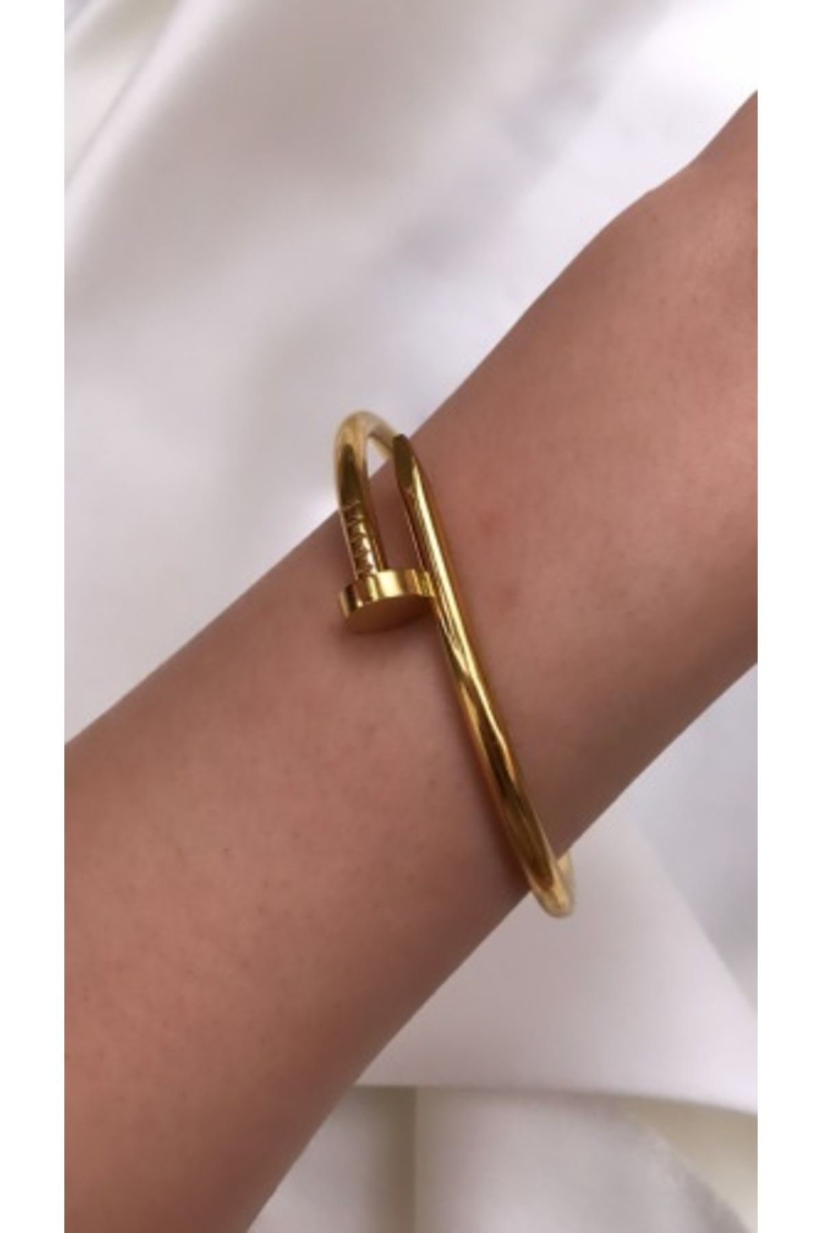 Womens sales cartier bangle