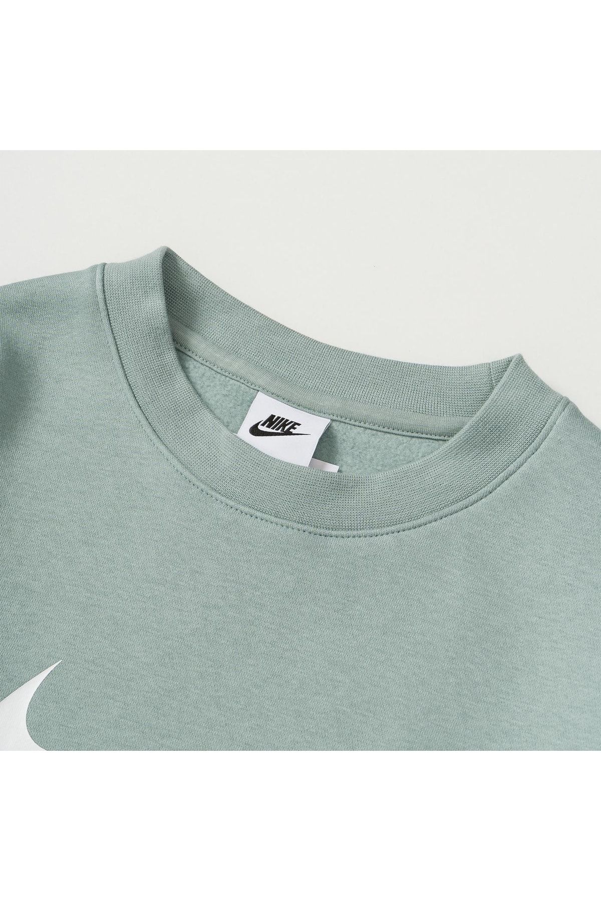 Pistachio frost outlet nike shirt
