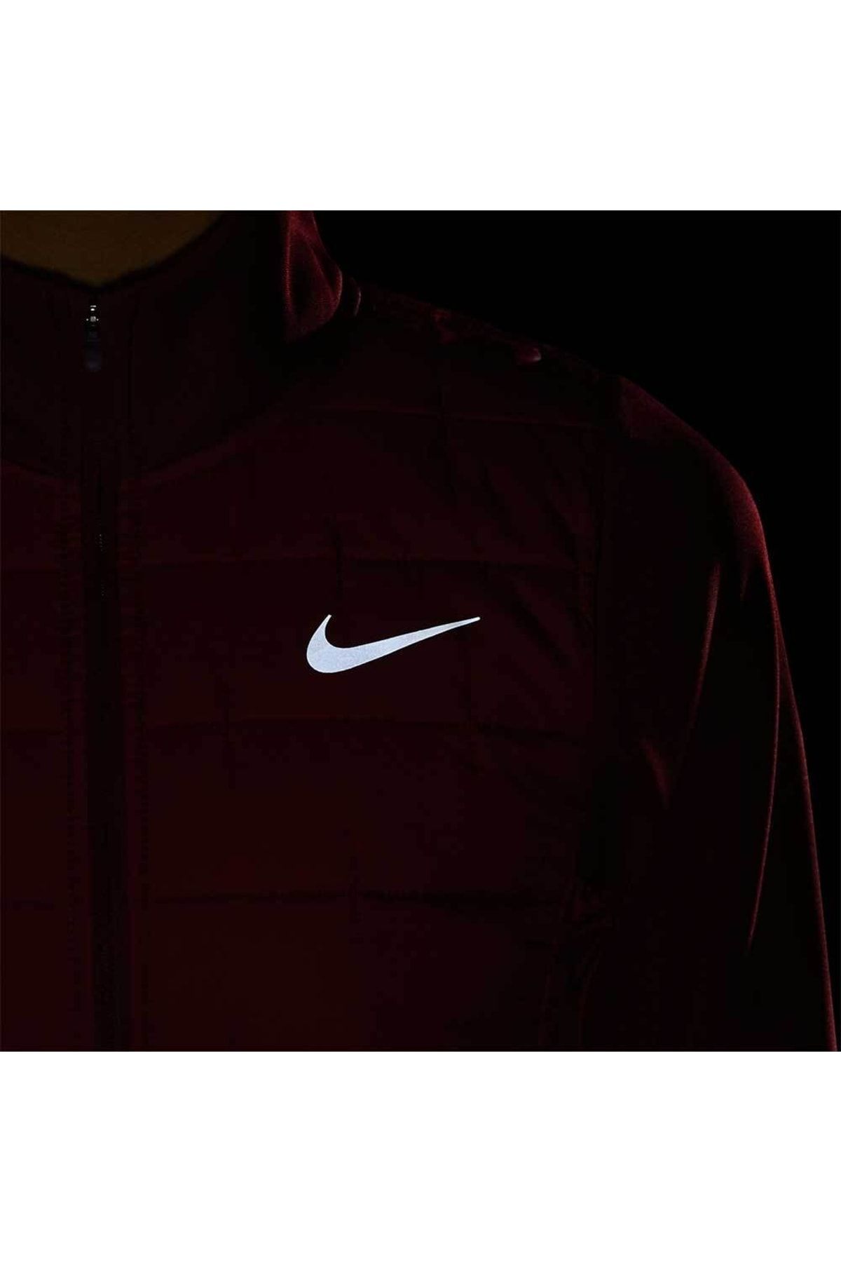 Nike filled hotsell essential jacket