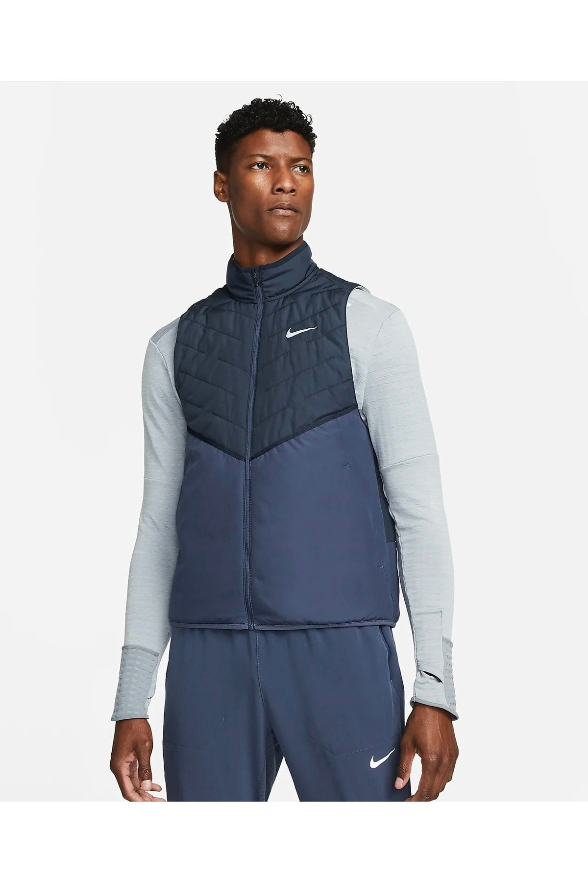 Nike men's essential running vest on sale