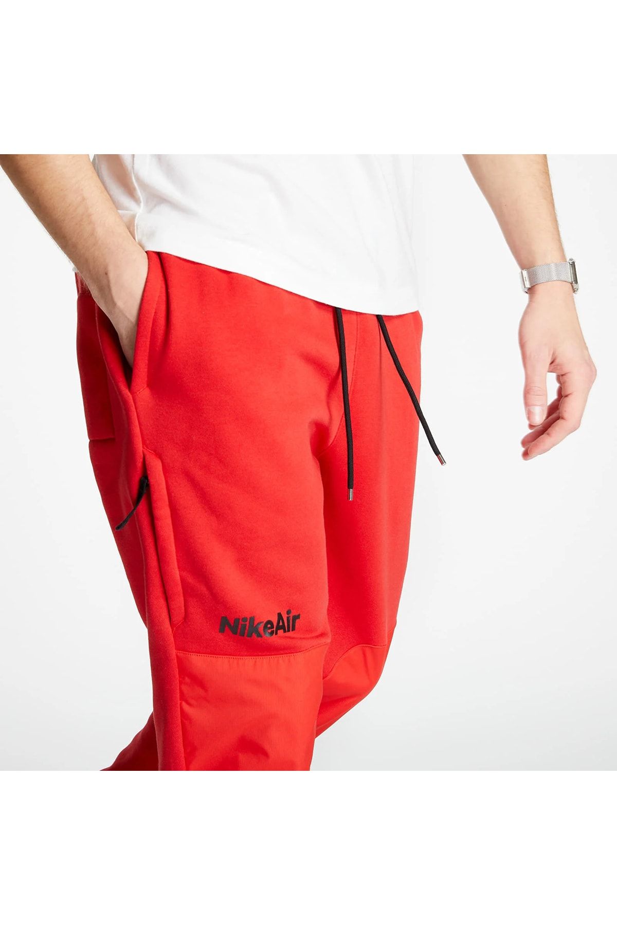 Nike air 2025 joggers in red