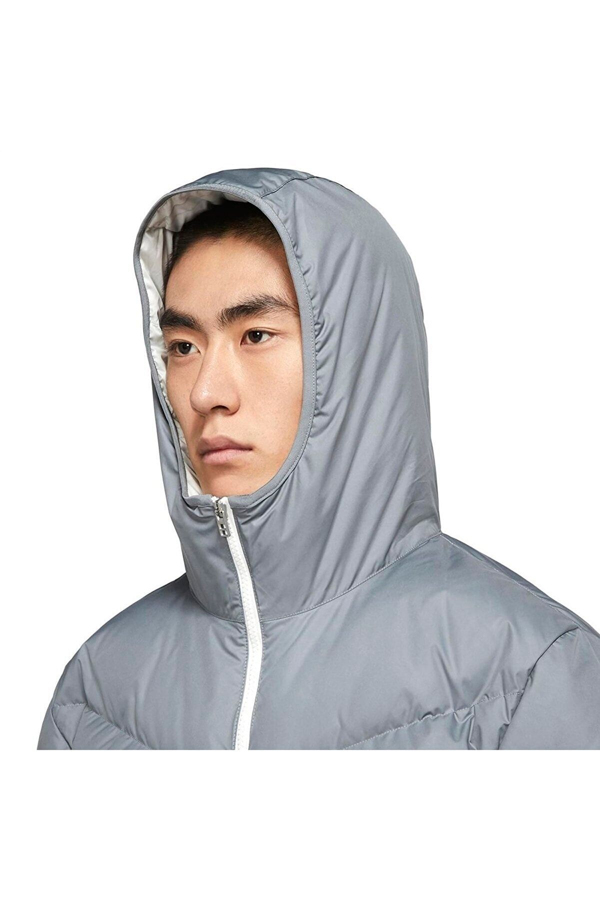 Оригінальна куртка Nike Sportswear Storm-FIT Windrunner DD6795-077