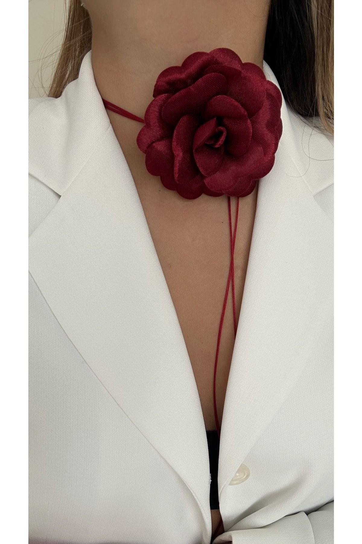 Flower shop choker necklace