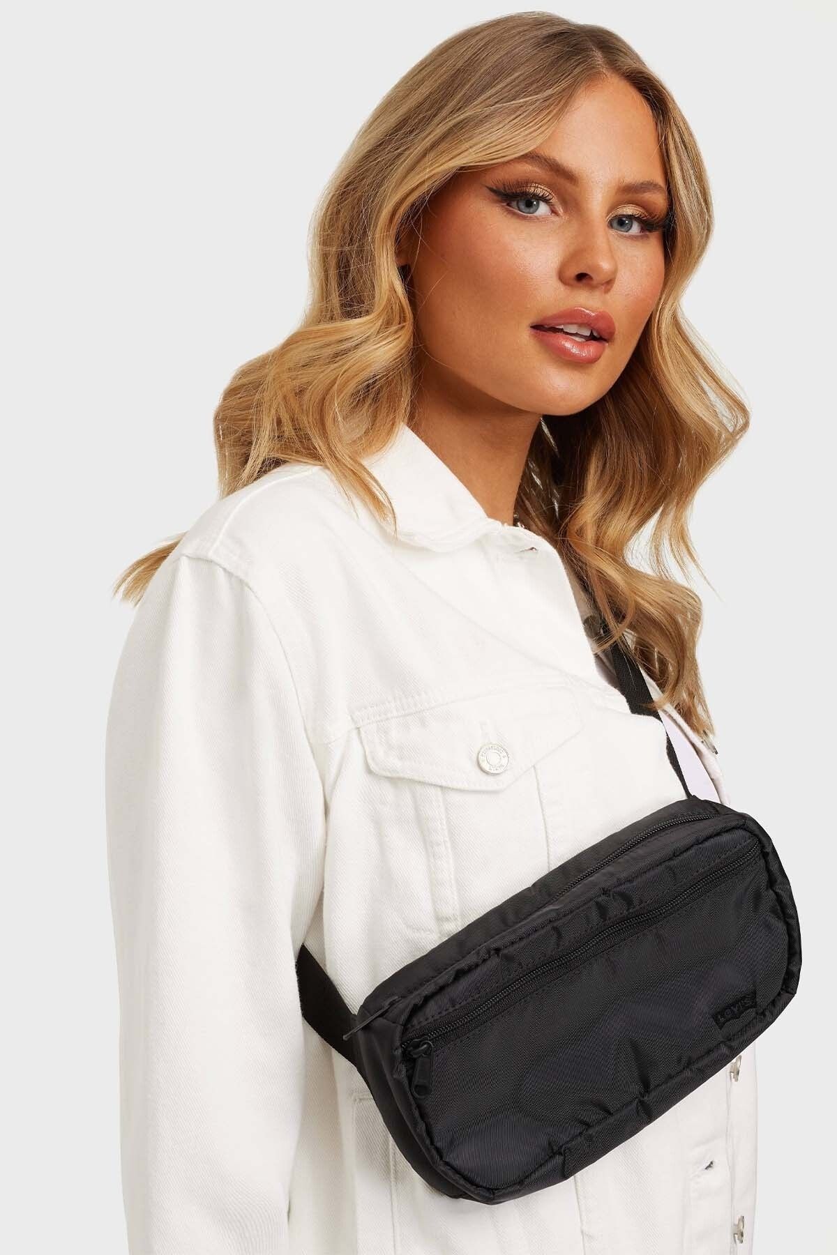 Levi's hot sale banana bag