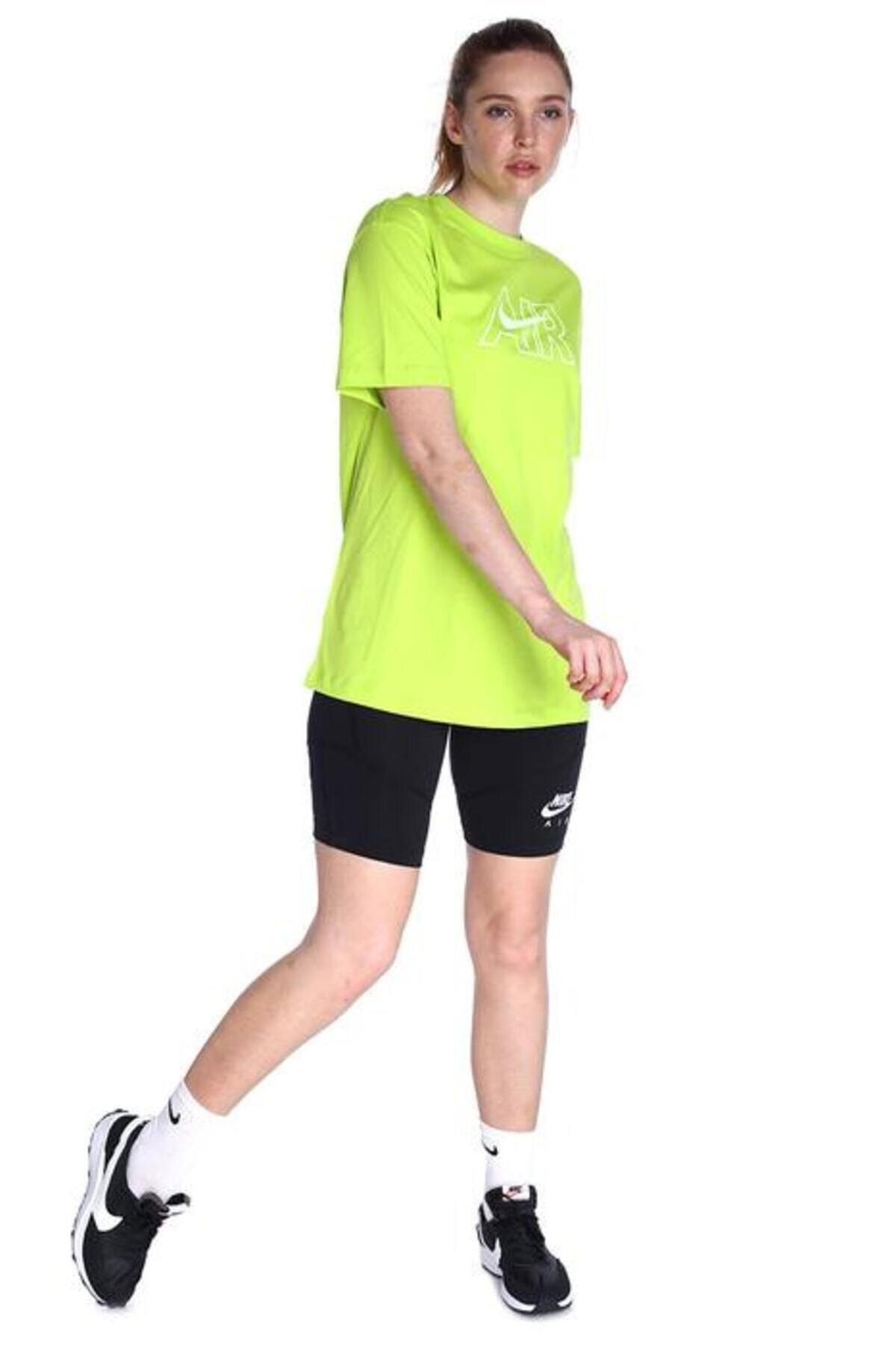 Nike Sportswear Clup Swosh Loose Cut Daily Women s Sports T Shirt