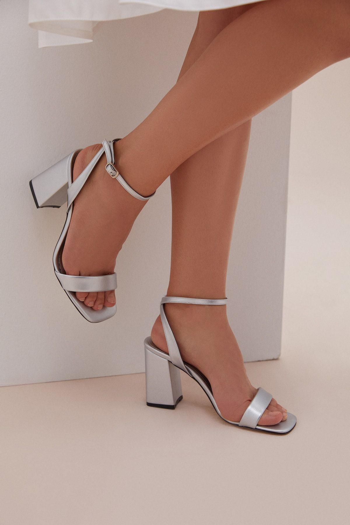 Oleg cassini shoes top