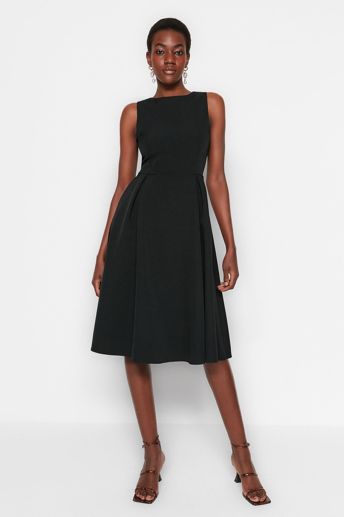Trendyol Collection Black Waist Midi Pleated Woven Dress