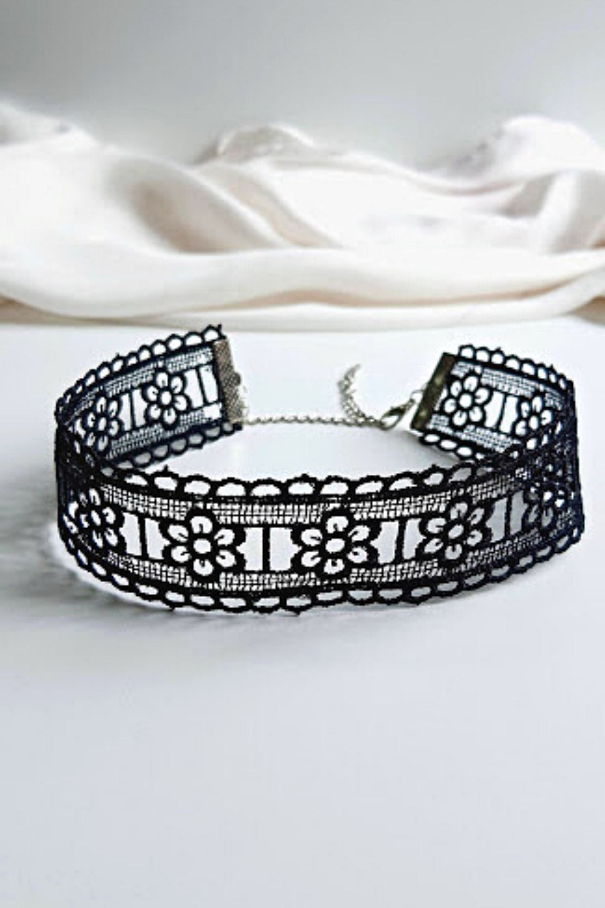 Pearl Lace Choker Necklace Gothic - Robin Lace Choker