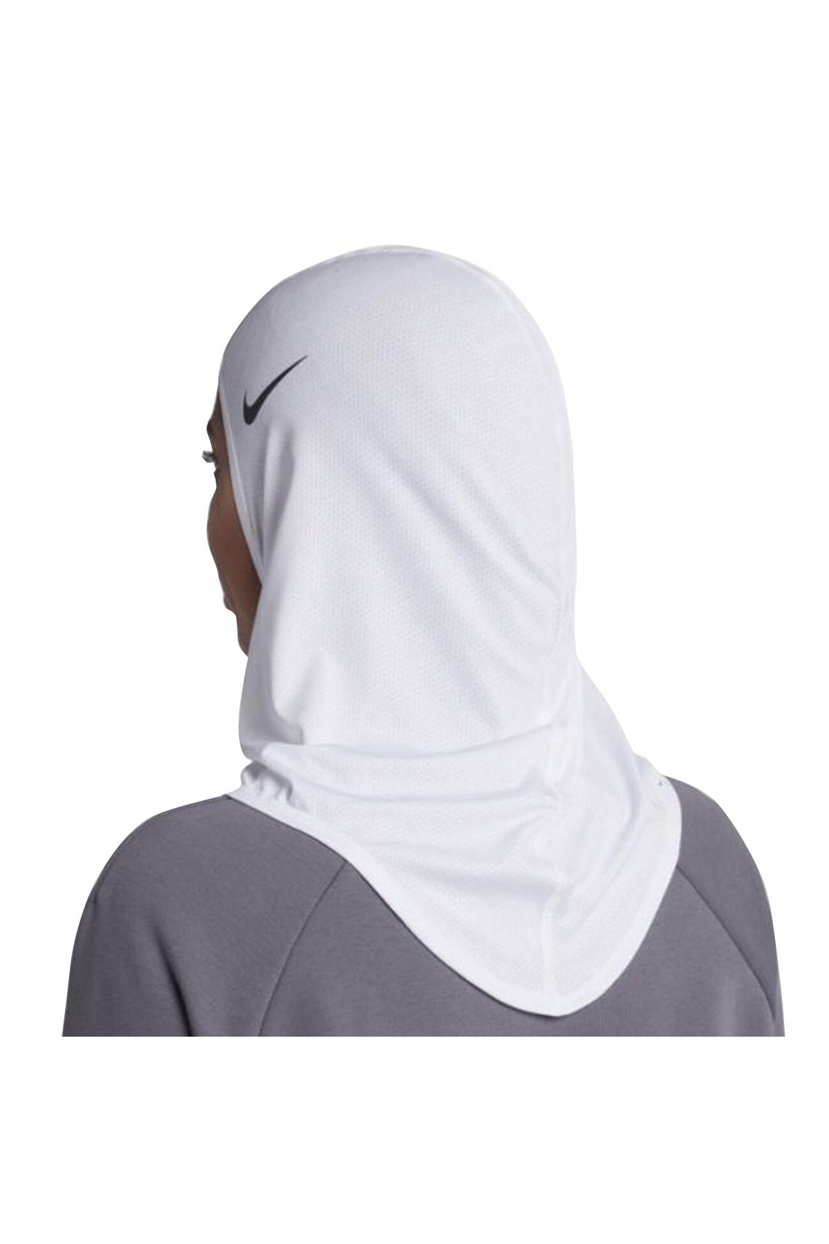 Nike best sale hijab trendyol