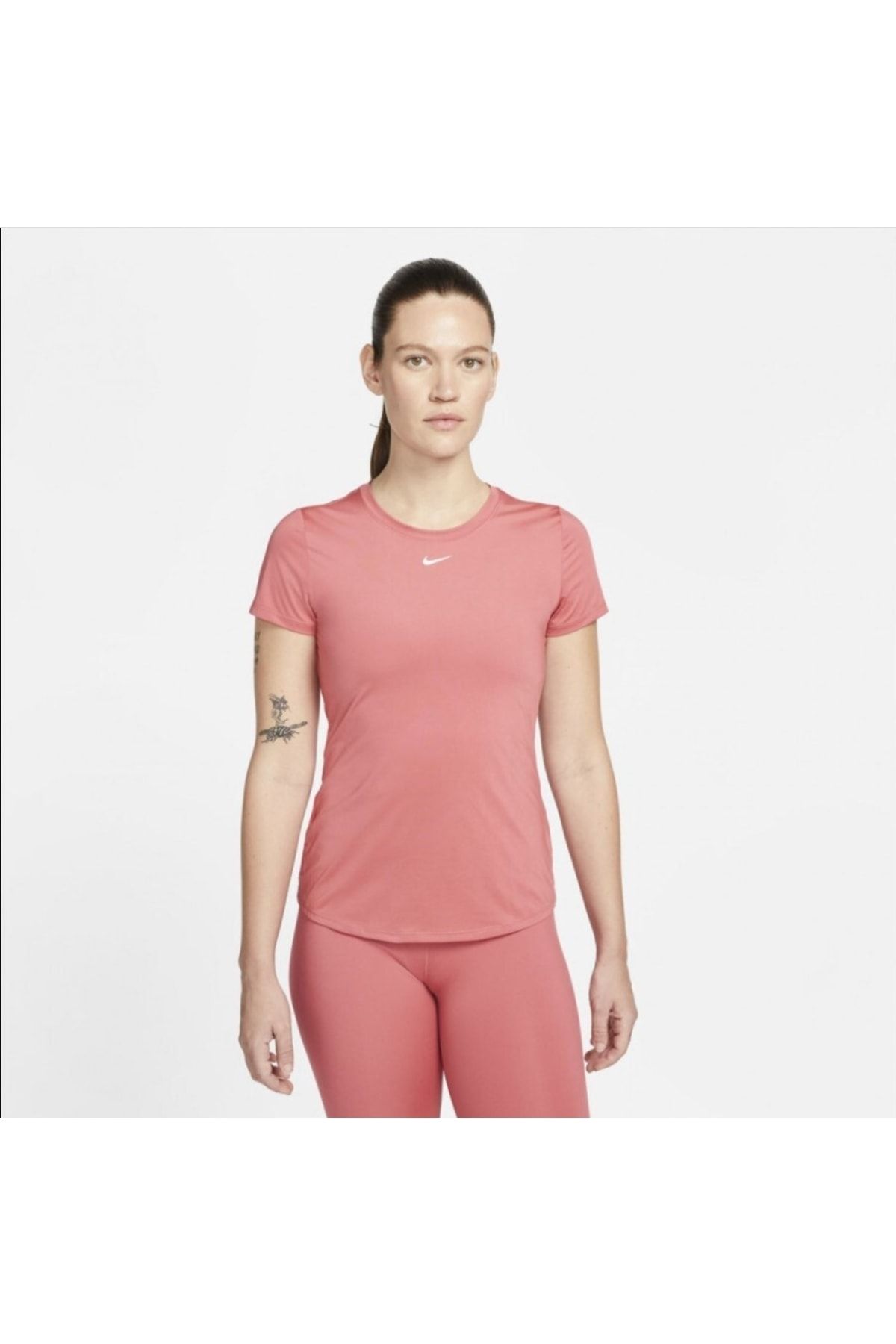 Nike dri fit shirts women's 2025 short sleeve