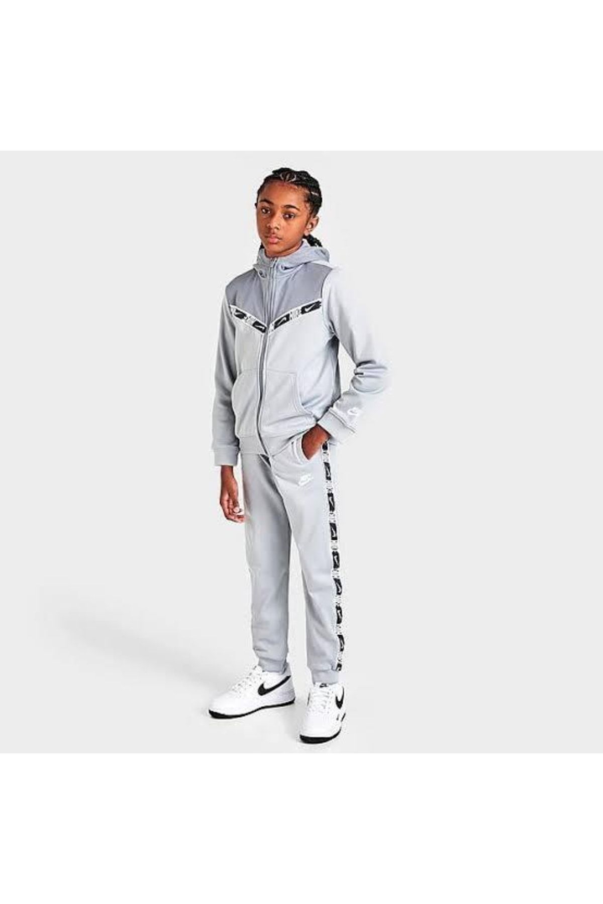 Nike tape 2025 jogger