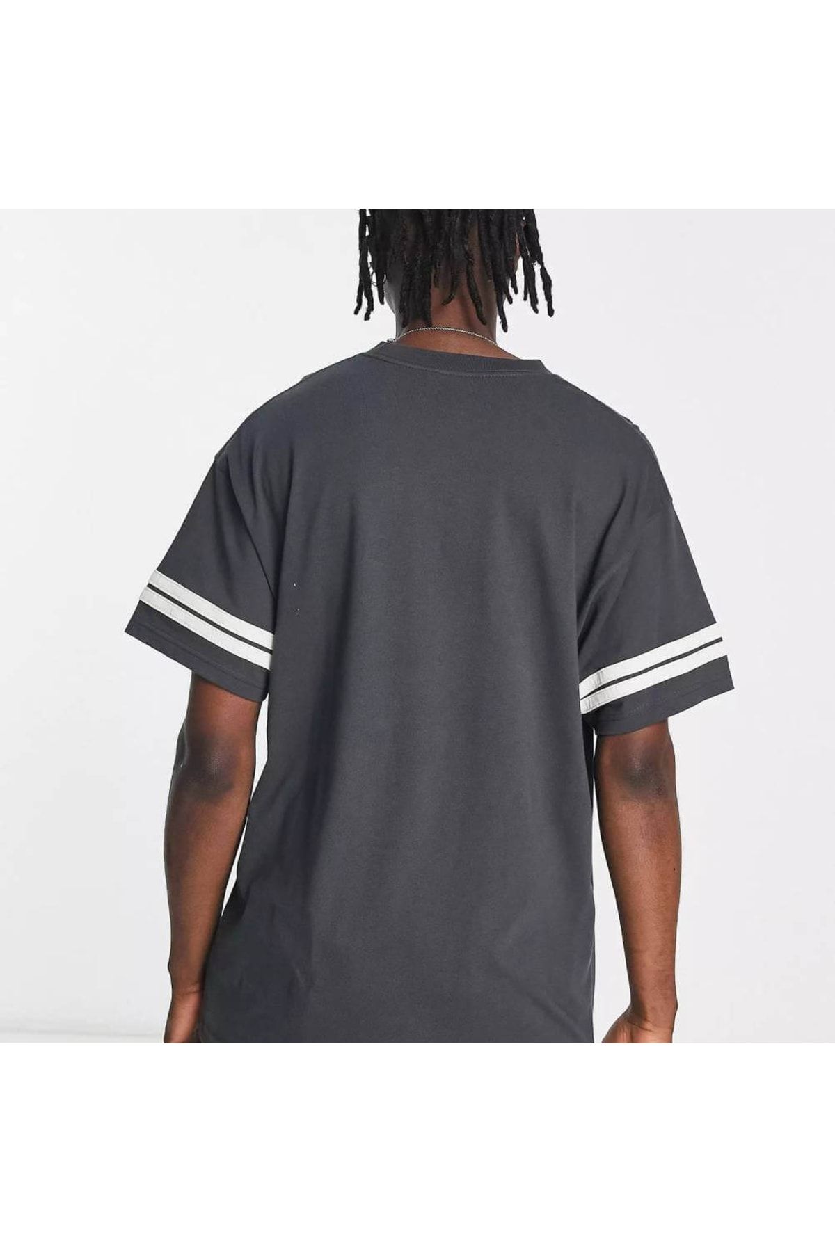 Nike retro hotsell t shirt