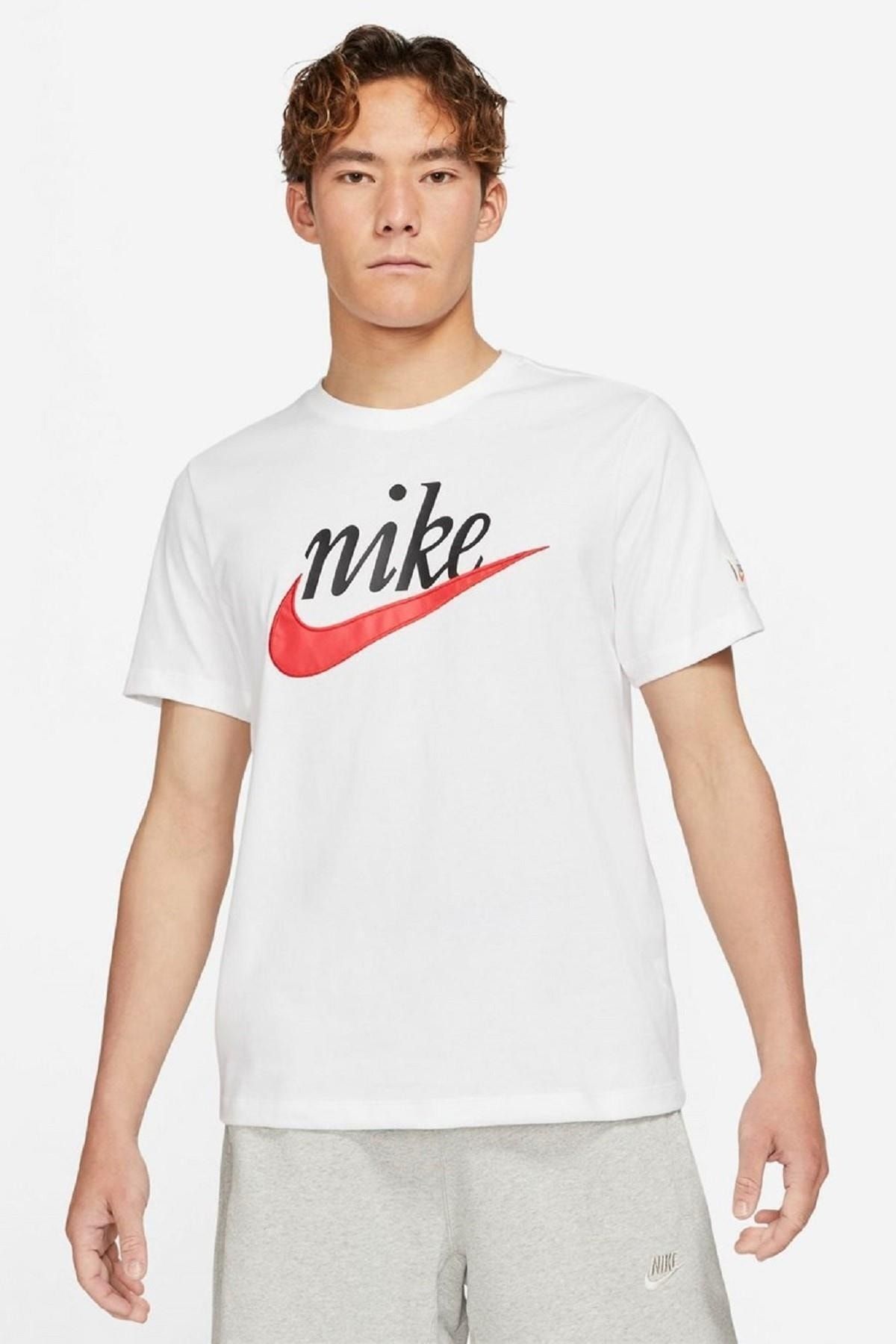 Nike swoosh hotsell logo t shirt