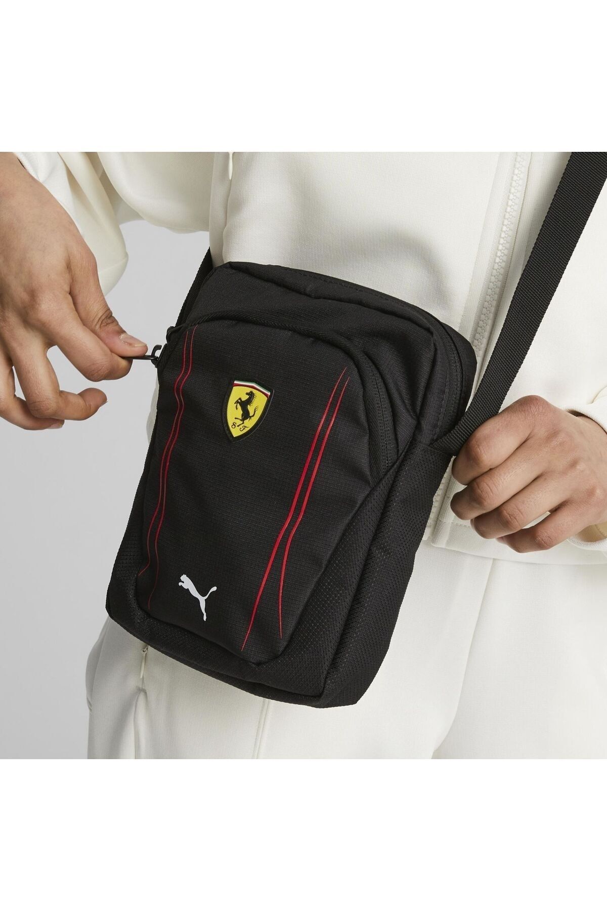 Puma ferrari best sale shoulder bag