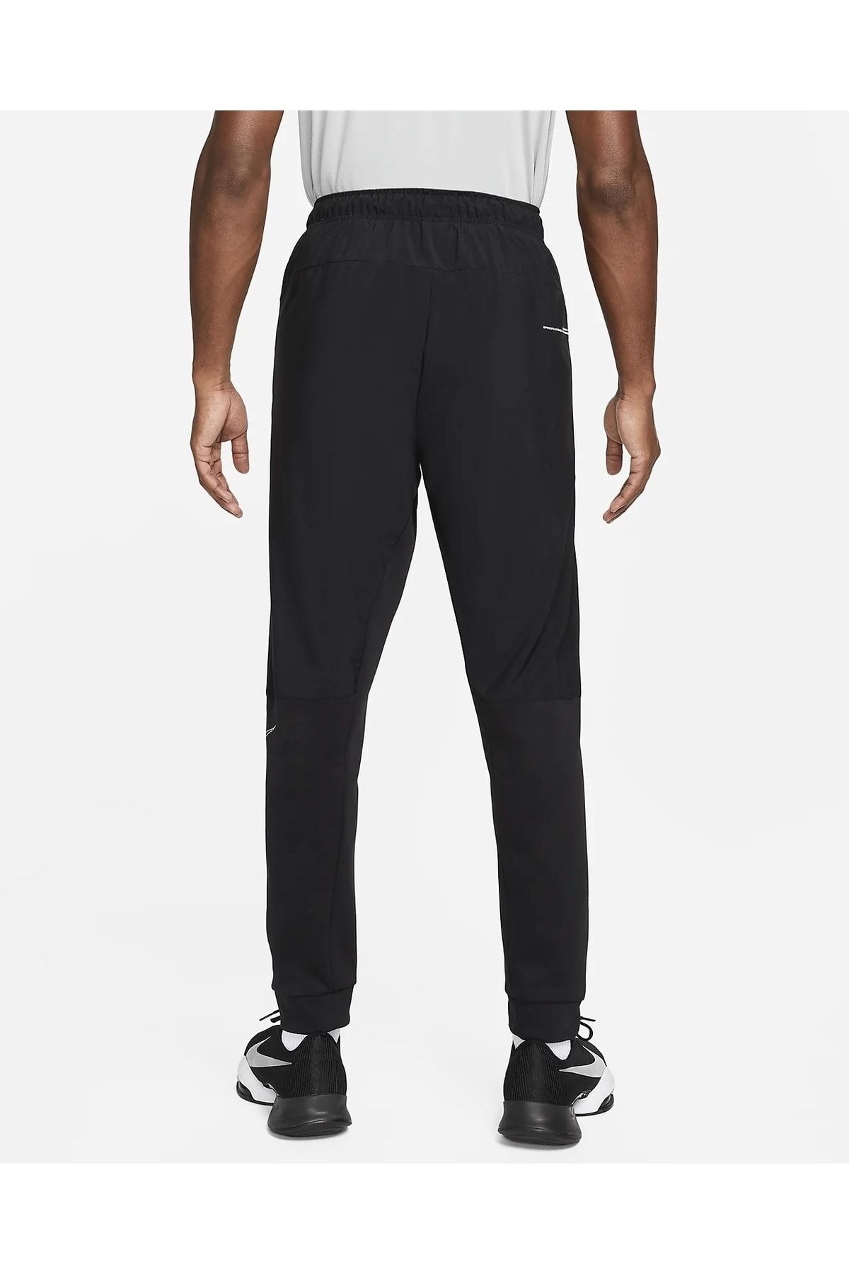 Nike Dri FIT Men s Tapered Training Sweatpants Trendyol