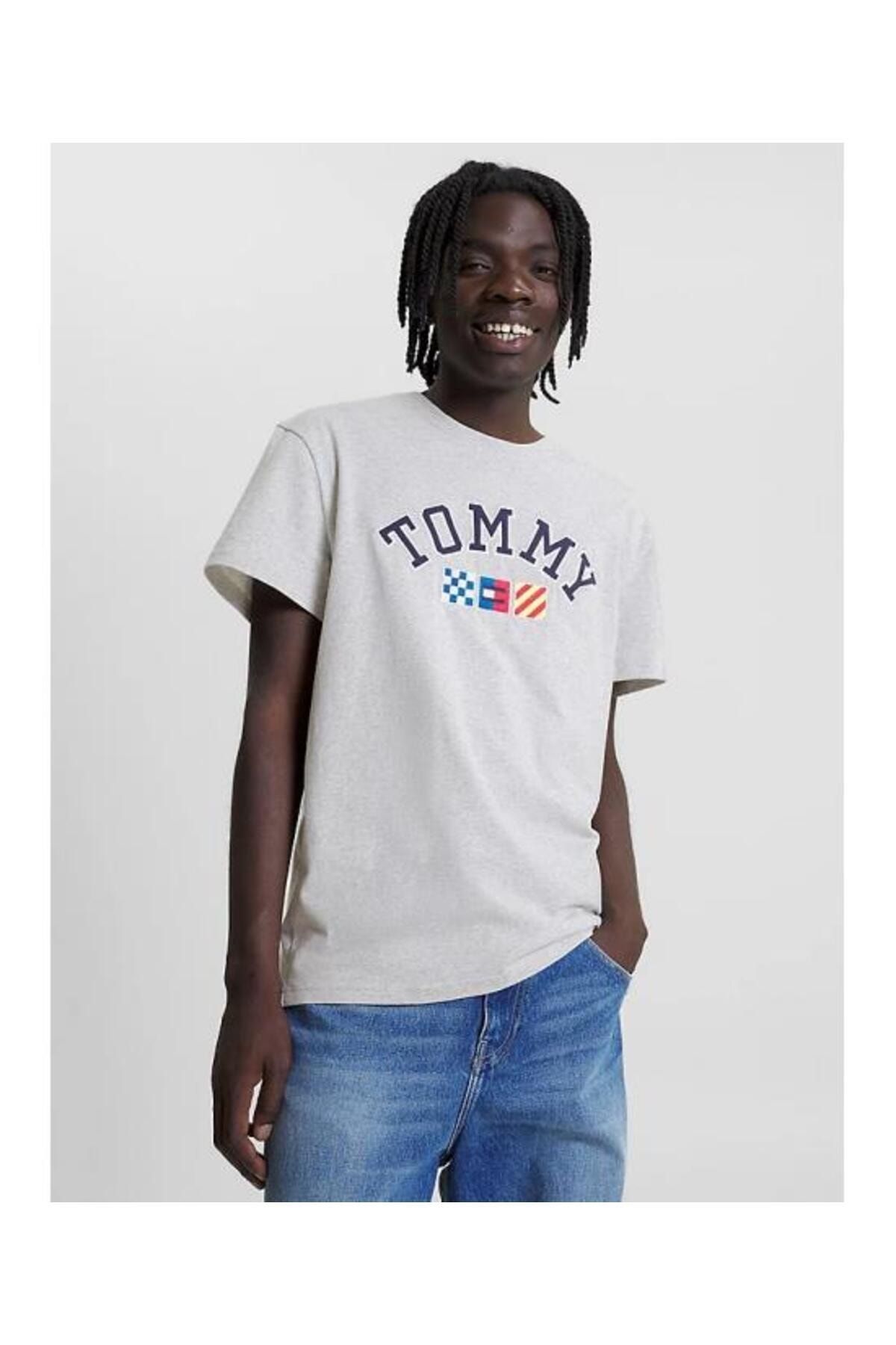 Gray tommy shop hilfiger t shirt