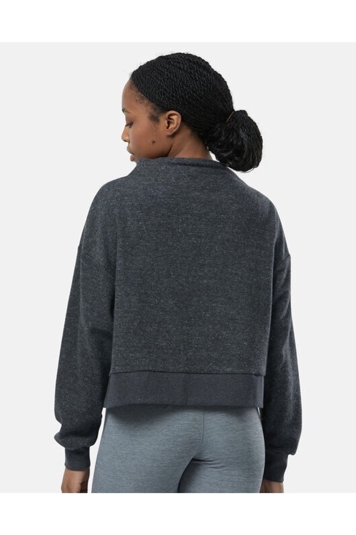 Nike turtleneck deals top