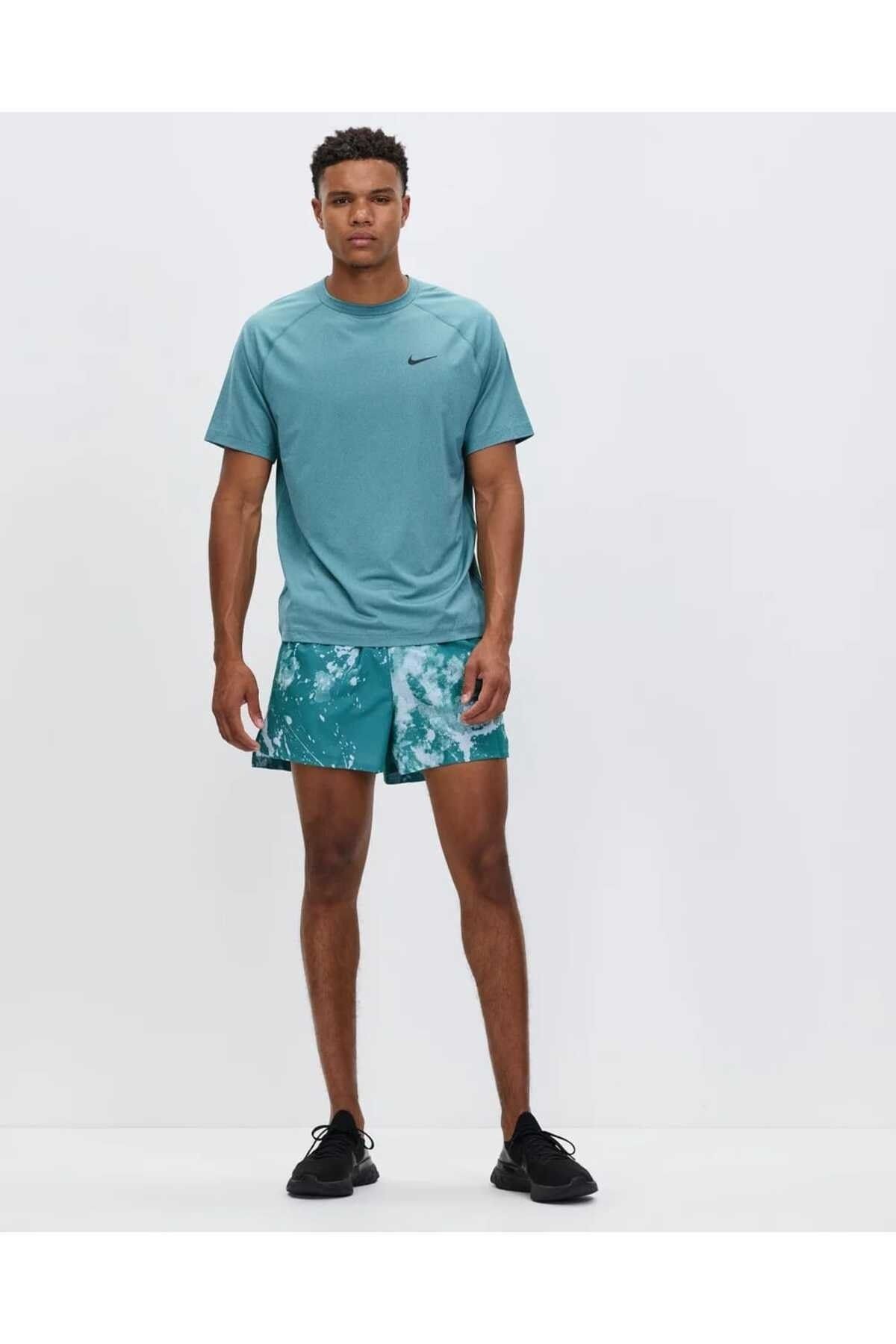 Nike Ready Men's Dri-FIT Short-Sleeve Fitness Top.