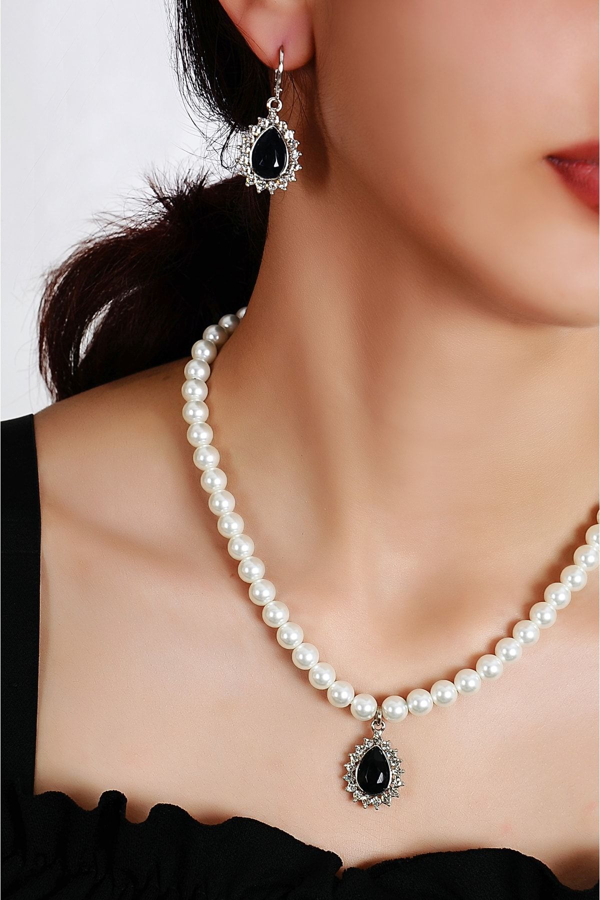 Jewelry necklace and store earring sets
