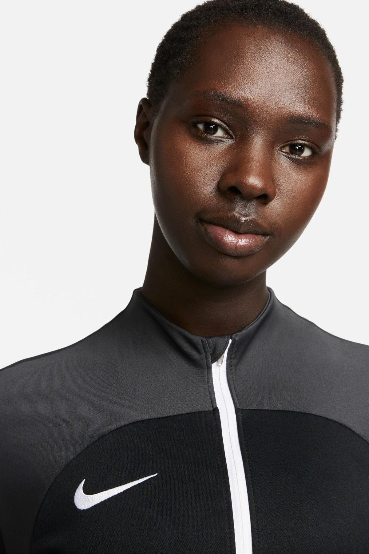 Nike women's dry jacket 2025