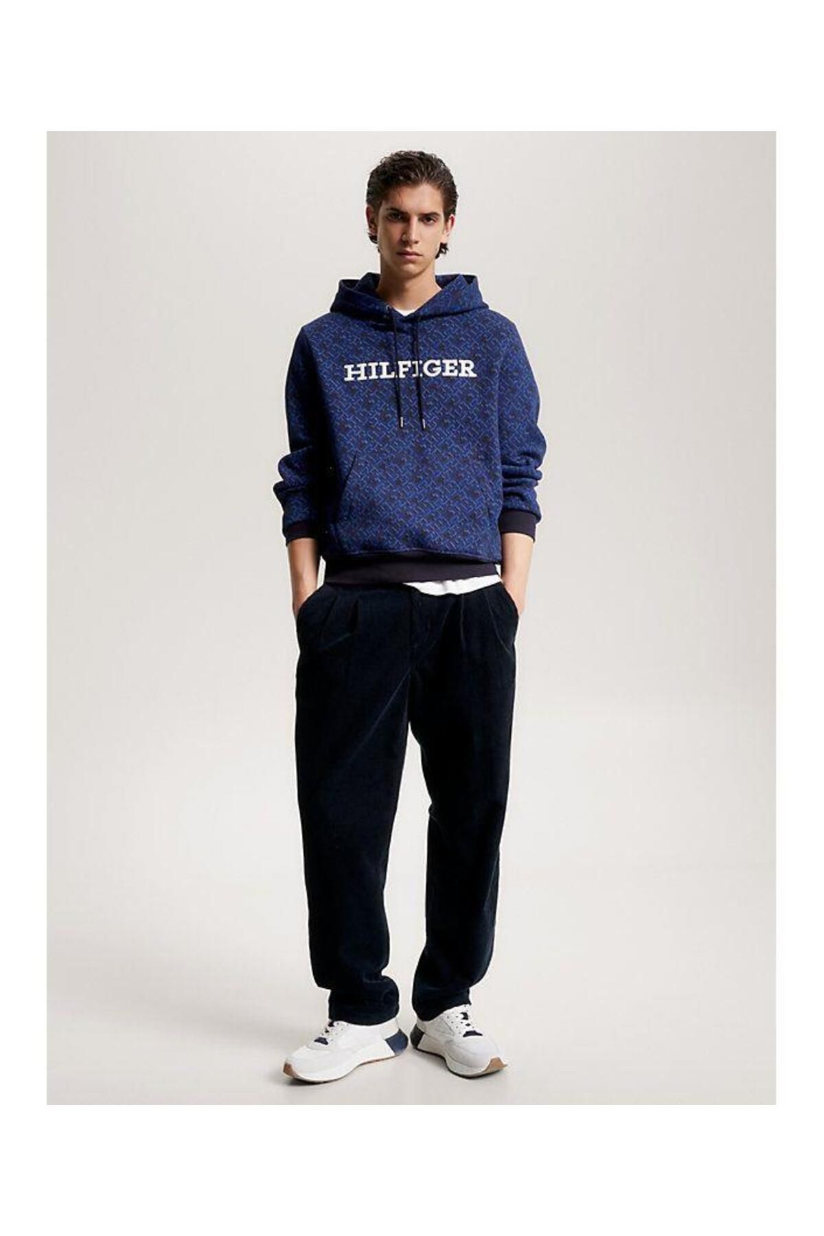 Tommy Hilfiger Sweatshirt Dark blue Regular fit Trendyol