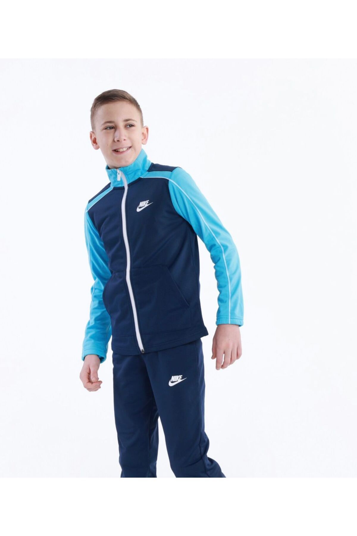 Multi color nike sweatsuit hotsell