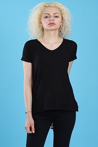 Kadın V Yaka Basic Kısa Kollu Tam Kalıp Siyah T-shirt