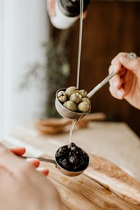 Az Tuzlu Kuru Sele Siyah Zeytin 1300 gr
