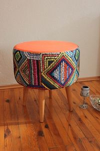 Gürgen Retro Ahşap Ayaklı Dekoratif Etnik Üst Kiremit Desenli Silindir Puf Bench Koltuk Sandalye