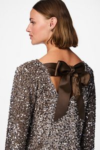 PIECES-Pckam Ls - Jrs Bc Deep Back Bow Dress 6