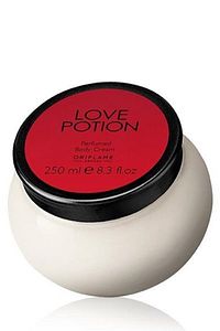 Love Potion Parfümlü Vücut Kremi 250 ml 7895678697586