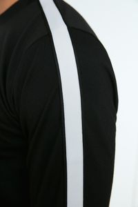 Trendyol Collection-Schwarzes, langärmliges, geripptes Sweatshirt mit Rundhalsausschnitt und normalem/normalem Schnitt TMNSS20SW0074 4