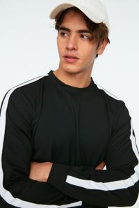 Trendyol Collection-Schwarzes, langärmliges, geripptes Sweatshirt mit Rundhalsausschnitt und normalem/normalem Schnitt TMNSS20SW0074 1