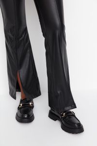 Trendyol Collection-Schwarze Hose aus gewebtem Kunstleder mit ausgestelltem Bein und Schlitzdetail TWOAW23PL00056 4
