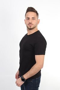 Erkek Basic Pamuklu Kısa Kollu Bisiklet Yaka Slim Fit T-shirt
