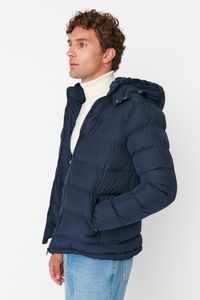 Trendyol Collection-Marineblaue, windabweisende Jacke mit normaler Passform TMNAW22MO0132 4