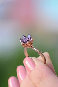 Kadın 14k Rose Altın Kaplama Mor Zirkon Taşlı Lotus Çiçeği Yüzük