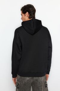 Trendyol Collection-Schwarzes, übergroßes/weites Kapuzen-Sweatshirt mit Tierstickerei auf der Innenseite aus Fleece-Baumwolle TMNAW24SW00097 5