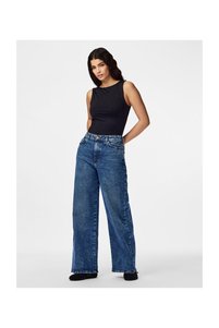 Related product image Pieces Undershirt