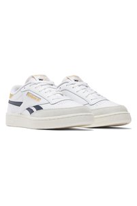Related product image Reebok Sneakers