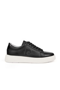 Related product image Pierre Cardin Sneakers